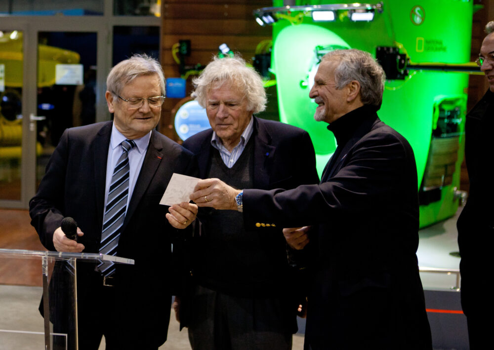 Inauguration Deepsea Challenger février 2014 Bernard Cauvin Don Walsh et Paul Henri Nargeolet_©La Cité de la Mer_B ALMODOVAR